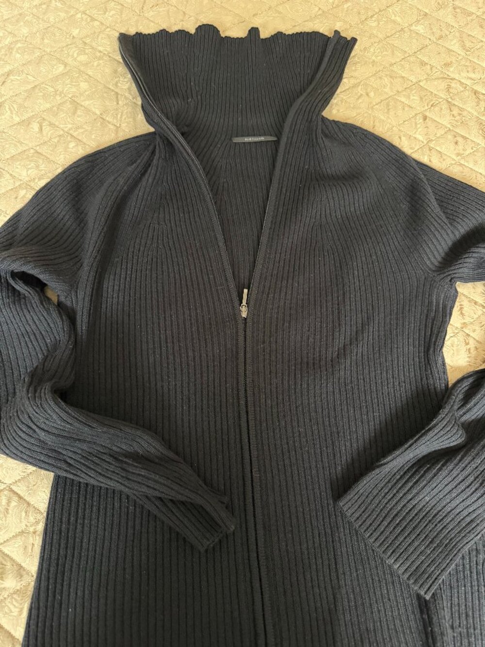 Elie Tahari Black 100% Merino Wool Ribbed Zip Sweater – Size M